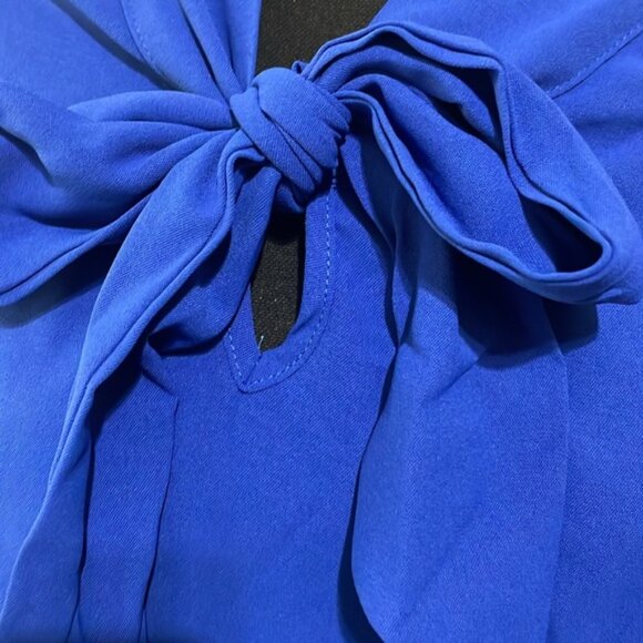 NEW! Blue SHEIN flutter sleeve keyhole with tie blouse.  Size 3XL - Picture 3 of 3
